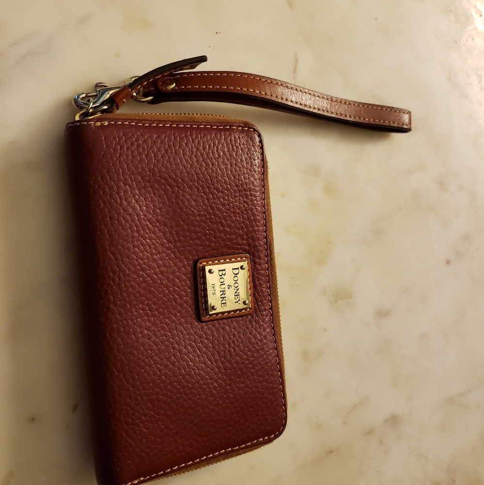 Dooney & Bourke wallet